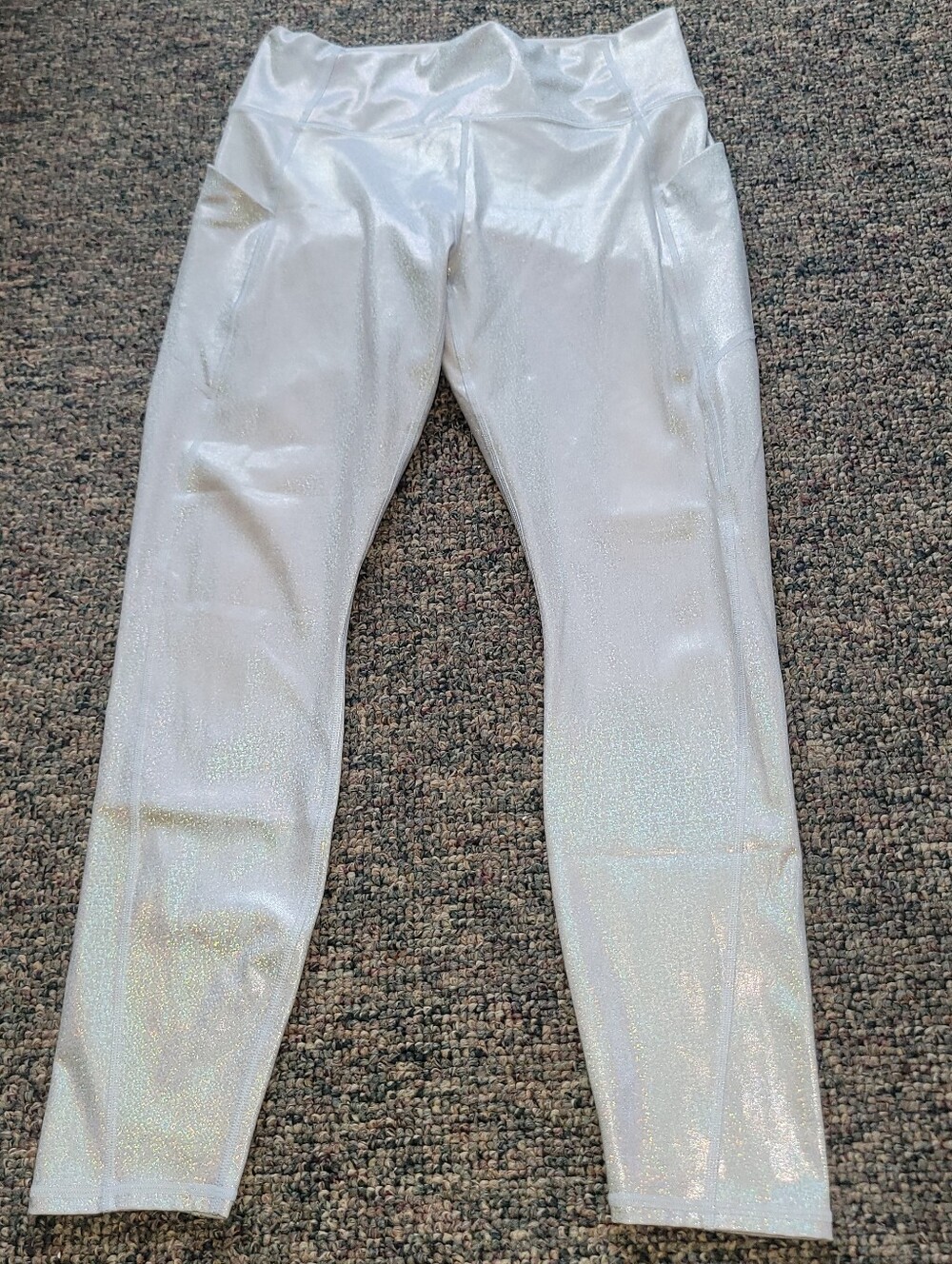 Firm! Fabletics Iridescent White Cropped Leggings